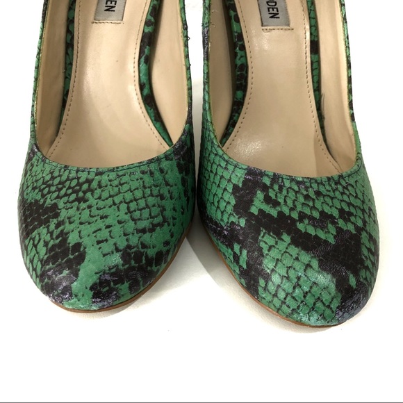 Steve Madden Green Snakeskin Aspiree Heels - Picture 6 of 7